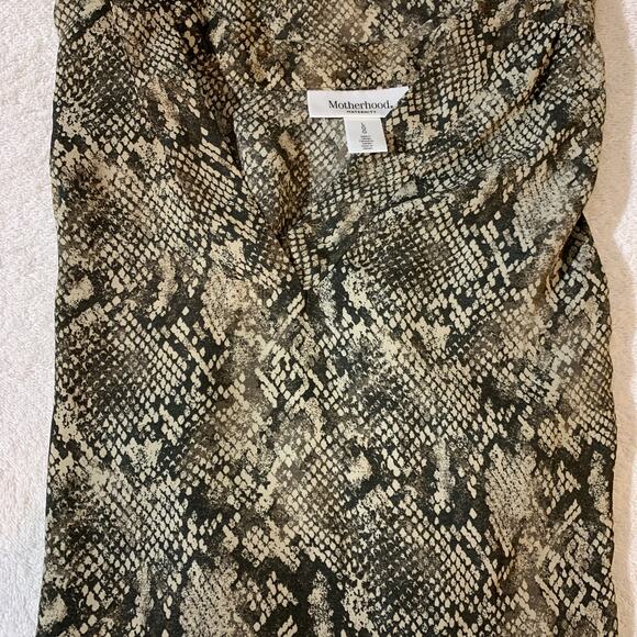 Motherhood Maternity top size large snake print  excellent condition - Picture 4 of 5